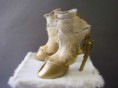 /album/photo-gallery-hunting-high-heels/gun-hoofs-jpeg/